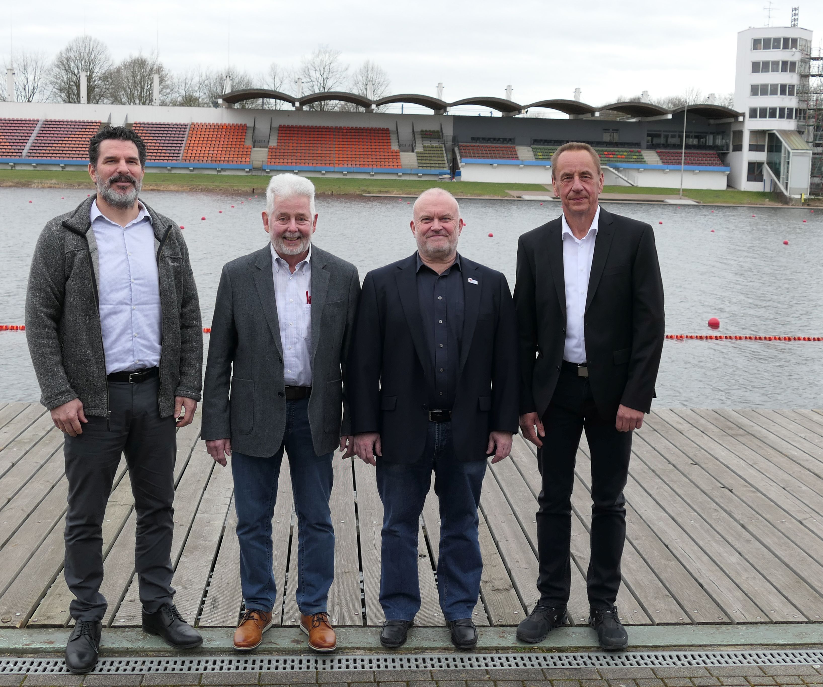 High-ranking visitor at the Duisburg regatta course: Jürgen Joachim, president of the Duisburg Kanu Regatta Verein (2nd from right), informed (from left) ICF Event Manager Balint Vekassy, Jens Perlwitz, president of the German Canoe Federation, and Thomas Konietzko, president of the world federation ICF, about the status of preparations for the 2023 World Canoe Championship (Aug. 23 - 27).  - Photo: Kanu Regatta Verein/German Canoe Federation - Oliver Strubel